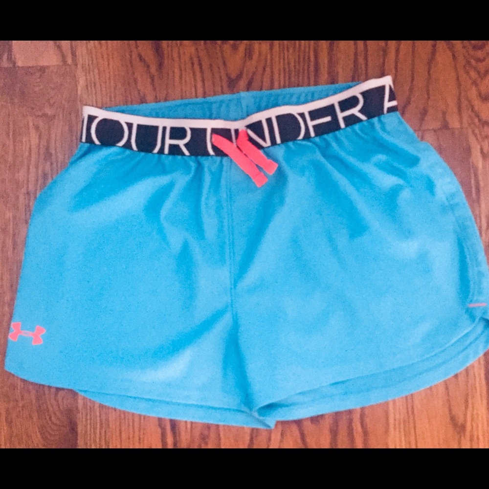 Girls Under Armour shorts size M